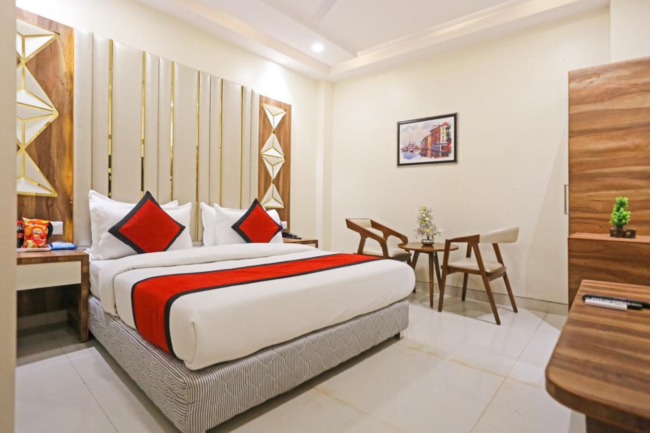 Frank Stay-Newly Built Worth -2Mins Walk From Rk Ashram Metro Satation Nova Deli Exterior foto