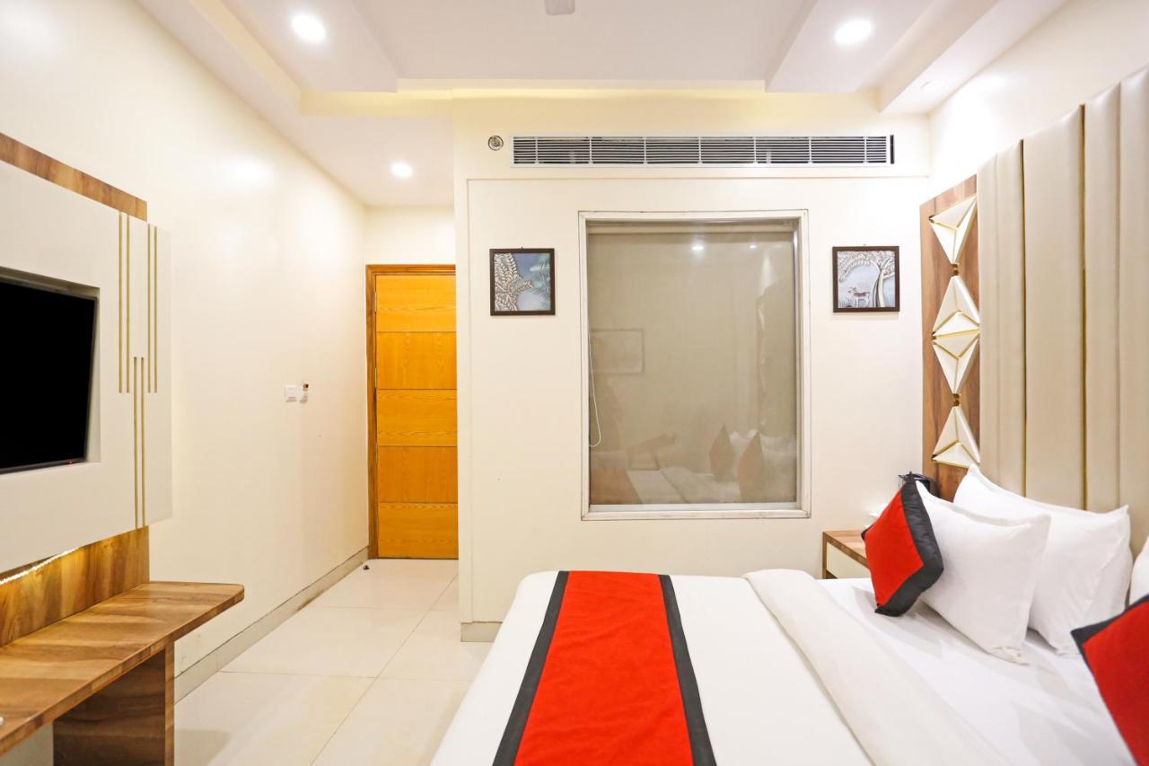 Frank Stay-Newly Built Worth -2Mins Walk From Rk Ashram Metro Satation Nova Deli Exterior foto