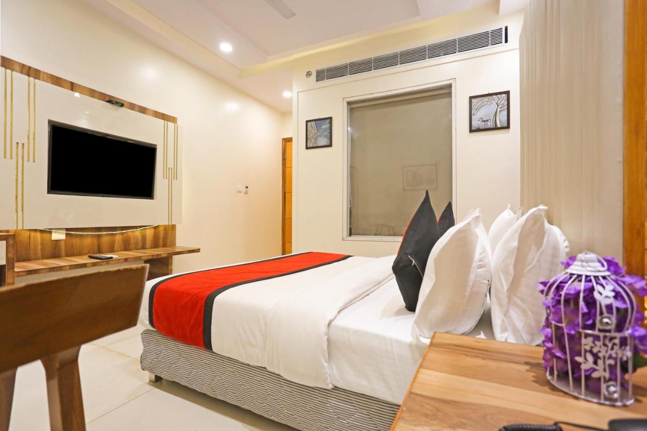 Frank Stay-Newly Built Worth -2Mins Walk From Rk Ashram Metro Satation Nova Deli Exterior foto