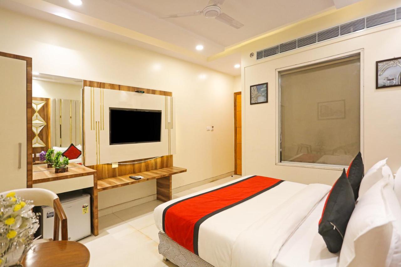 Frank Stay-Newly Built Worth -2Mins Walk From Rk Ashram Metro Satation Nova Deli Exterior foto