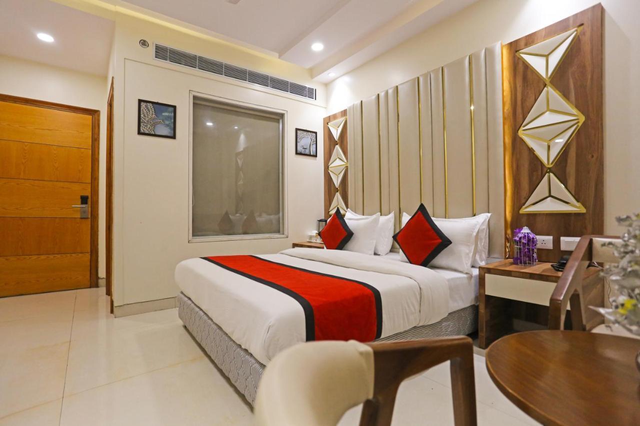 Frank Stay-Newly Built Worth -2Mins Walk From Rk Ashram Metro Satation Nova Deli Exterior foto